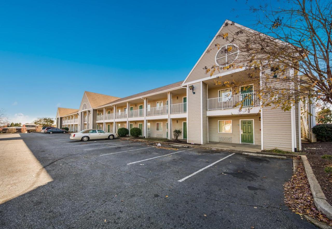 Hometowne Studios By Red Roof Spartanburg - Asheville Highway Southern Shops Ngoại thất bức ảnh